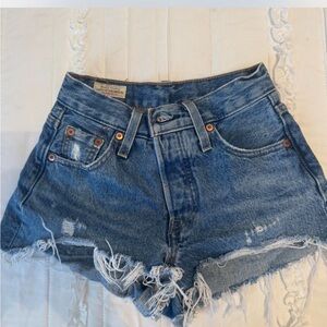Levi premium 501 shorts (size 24)